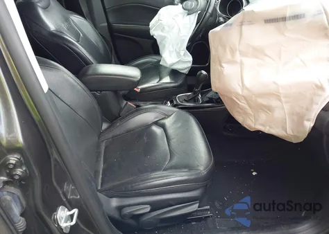 2018 Jeep Compass Limited 4X4 from USA, damaged, VIN 3C4NJDCB1JT398279